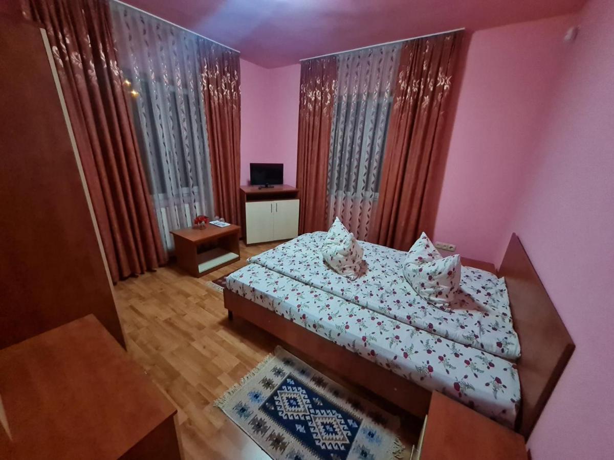 Hotel Pensiunea Sanziana Gran Varadino Esterno foto