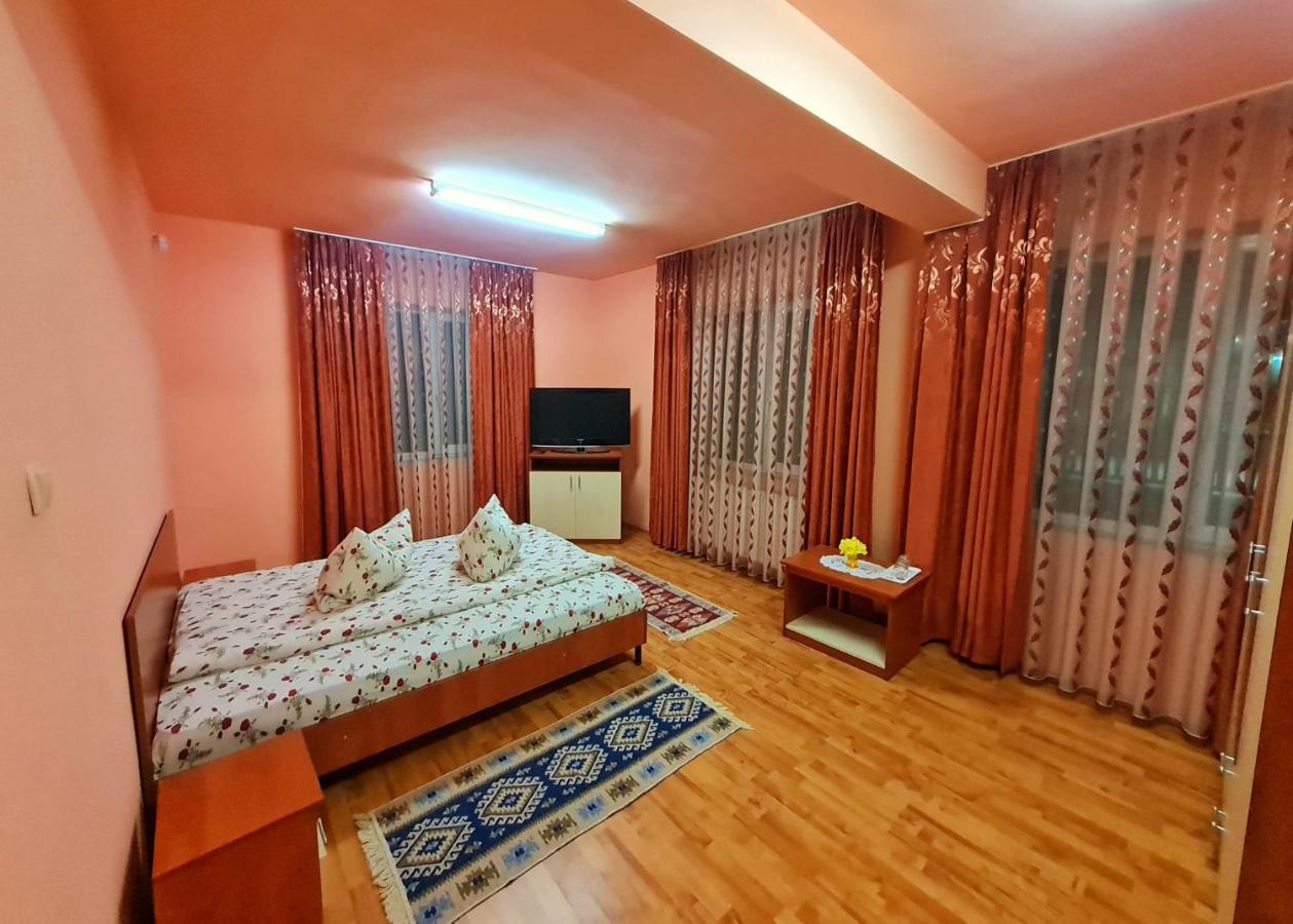Hotel Pensiunea Sanziana Gran Varadino Esterno foto