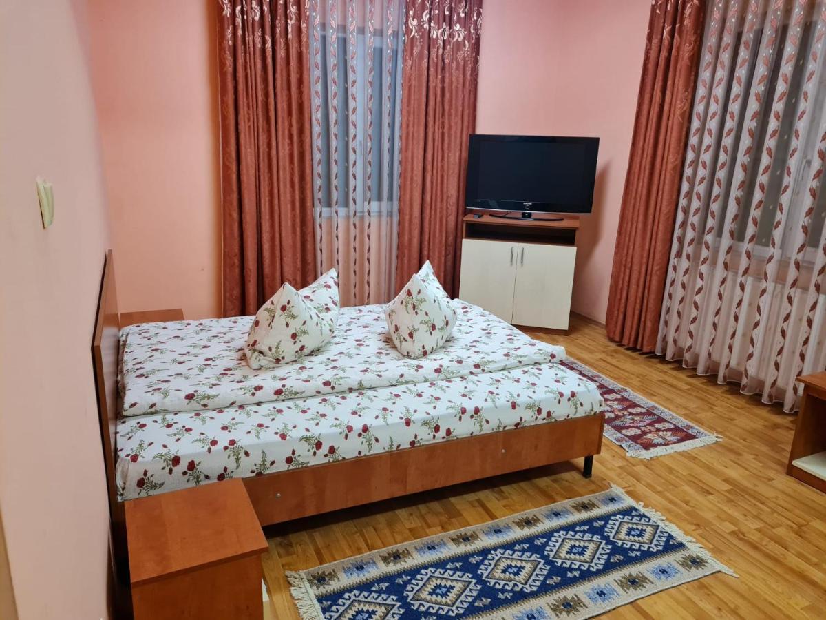 Hotel Pensiunea Sanziana Gran Varadino Esterno foto