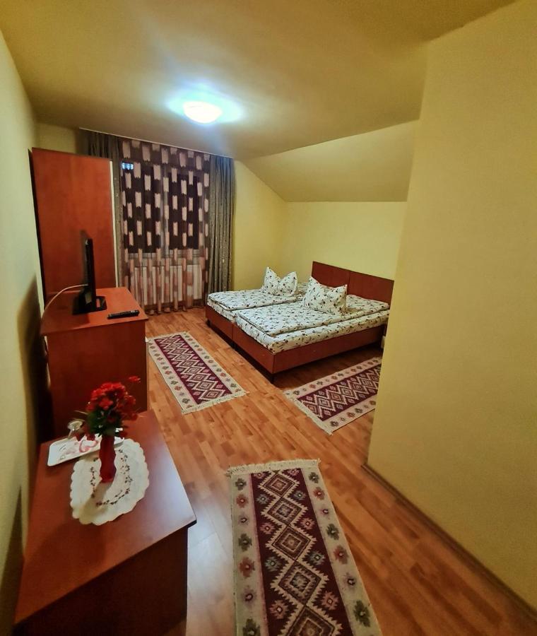 Hotel Pensiunea Sanziana Gran Varadino Esterno foto