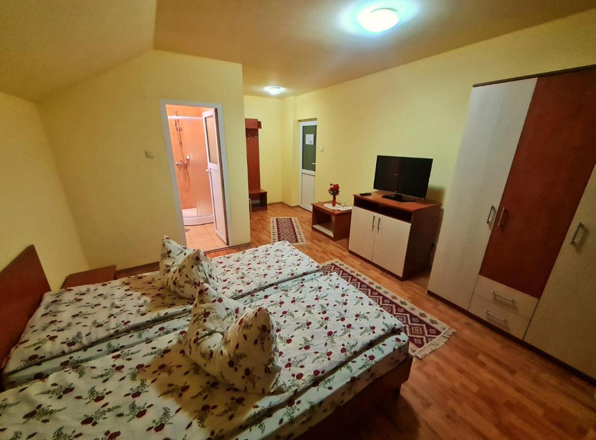 Hotel Pensiunea Sanziana Gran Varadino Esterno foto
